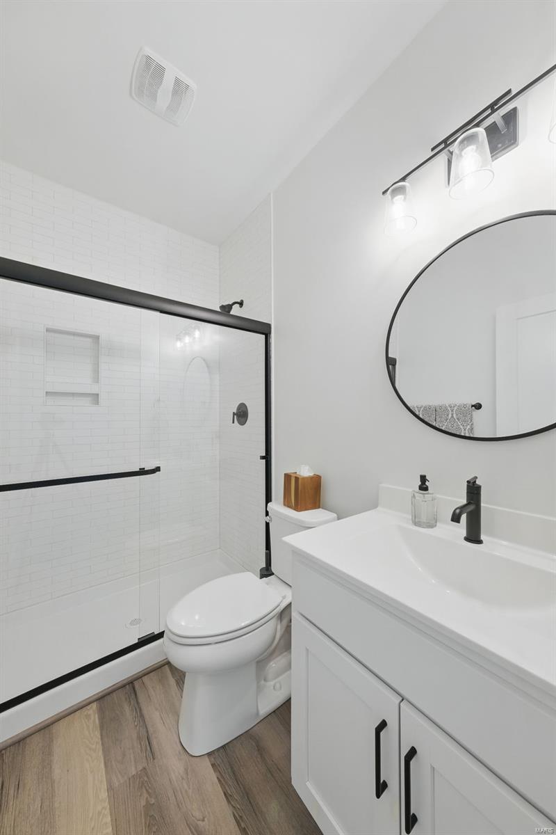 Kirkwood, Missouri 63122, United States, 5 Bedrooms Bedrooms, ,4 BathroomsBathrooms,Residential,Pending,100505