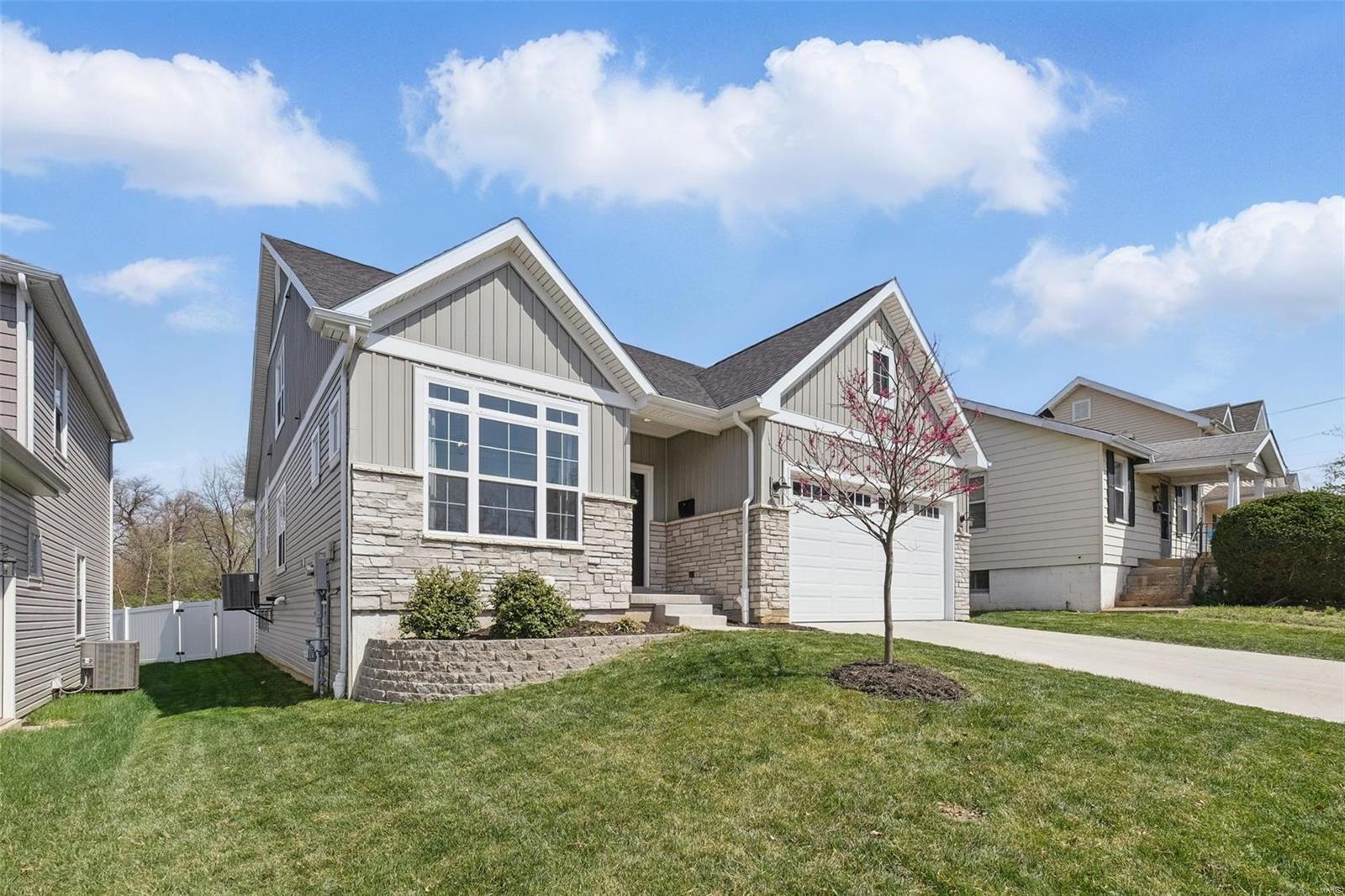 Kirkwood, Missouri 63122, United States, 5 Bedrooms Bedrooms, ,4 BathroomsBathrooms,Residential,Pending,100505