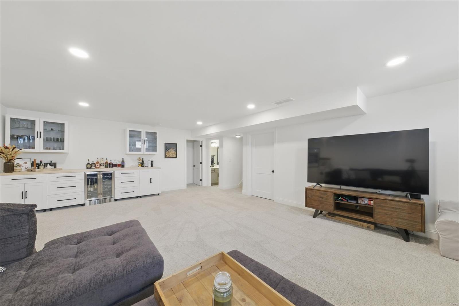 Kirkwood, Missouri 63122, United States, 5 Bedrooms Bedrooms, ,4 BathroomsBathrooms,Residential,Pending,100505