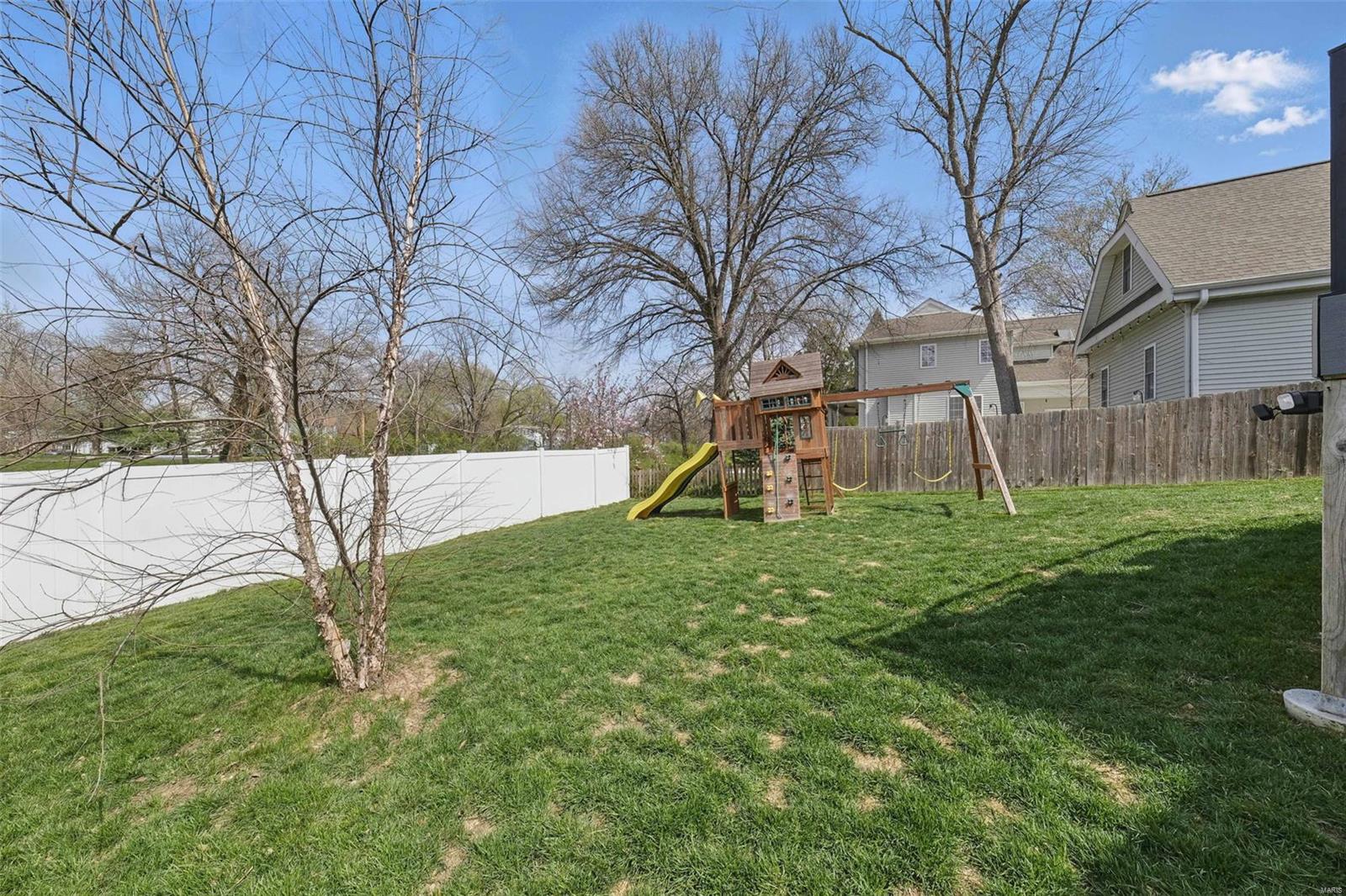 Kirkwood, Missouri 63122, United States, 5 Bedrooms Bedrooms, ,4 BathroomsBathrooms,Residential,Pending,100505