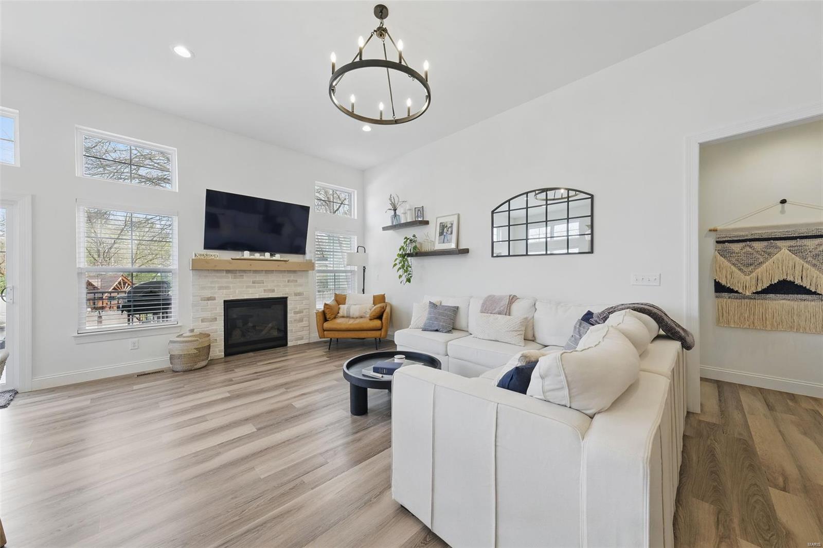 Kirkwood, Missouri 63122, United States, 5 Bedrooms Bedrooms, ,4 BathroomsBathrooms,Residential,Pending,100505