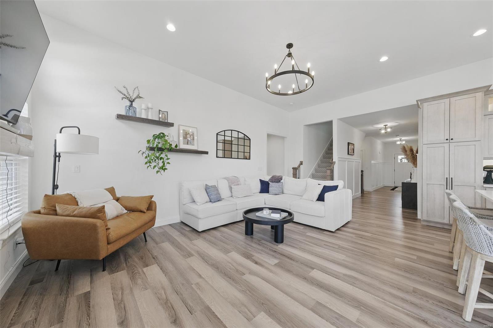 Kirkwood, Missouri 63122, United States, 5 Bedrooms Bedrooms, ,4 BathroomsBathrooms,Residential,Pending,100505