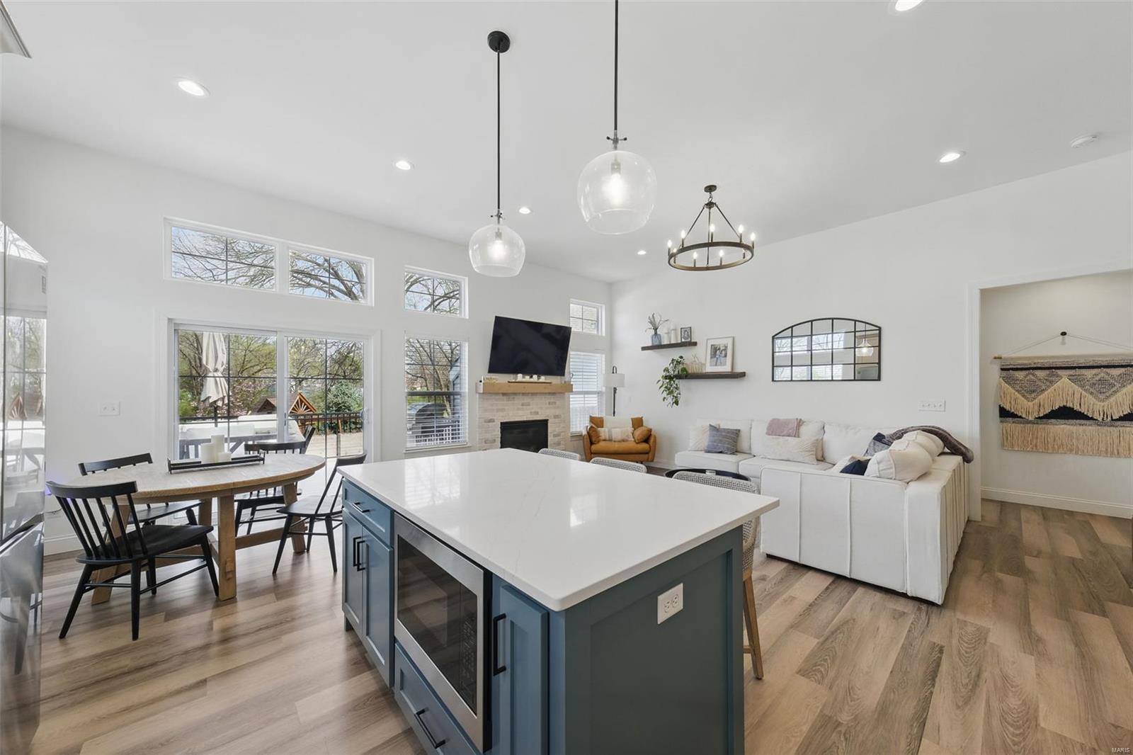 Kirkwood, Missouri 63122, United States, 5 Bedrooms Bedrooms, ,4 BathroomsBathrooms,Residential,Pending,100505