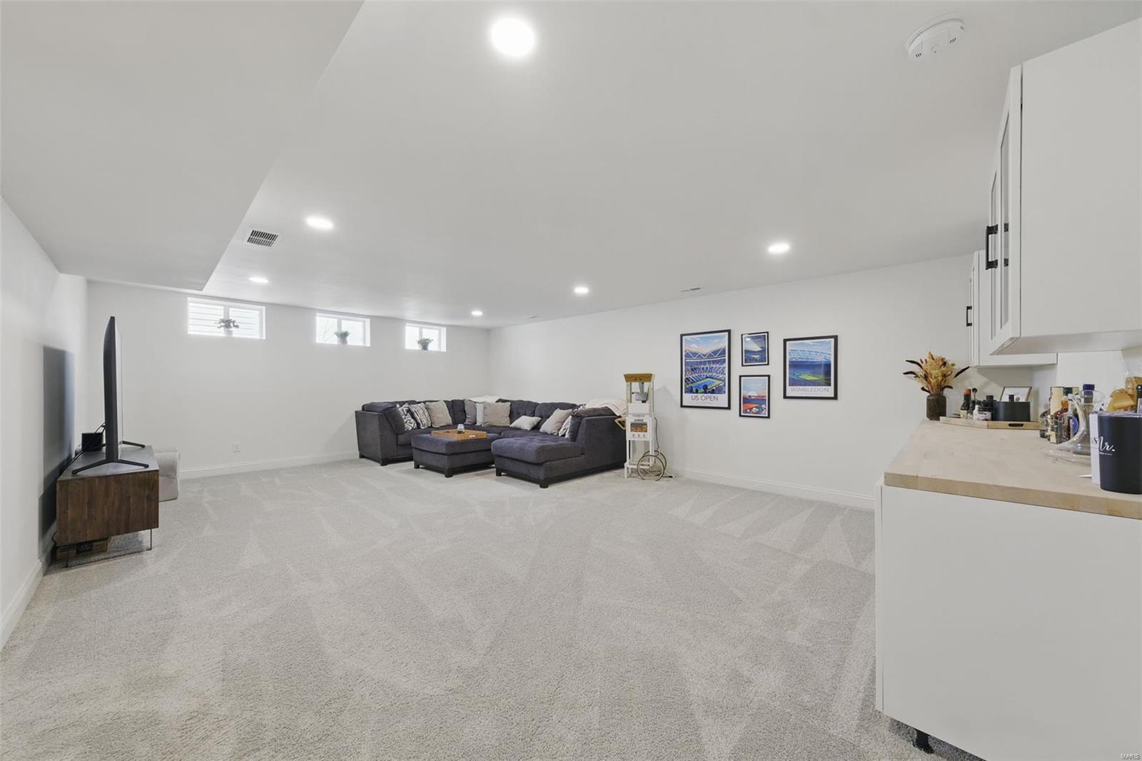 Kirkwood, Missouri 63122, United States, 5 Bedrooms Bedrooms, ,4 BathroomsBathrooms,Residential,Pending,100505