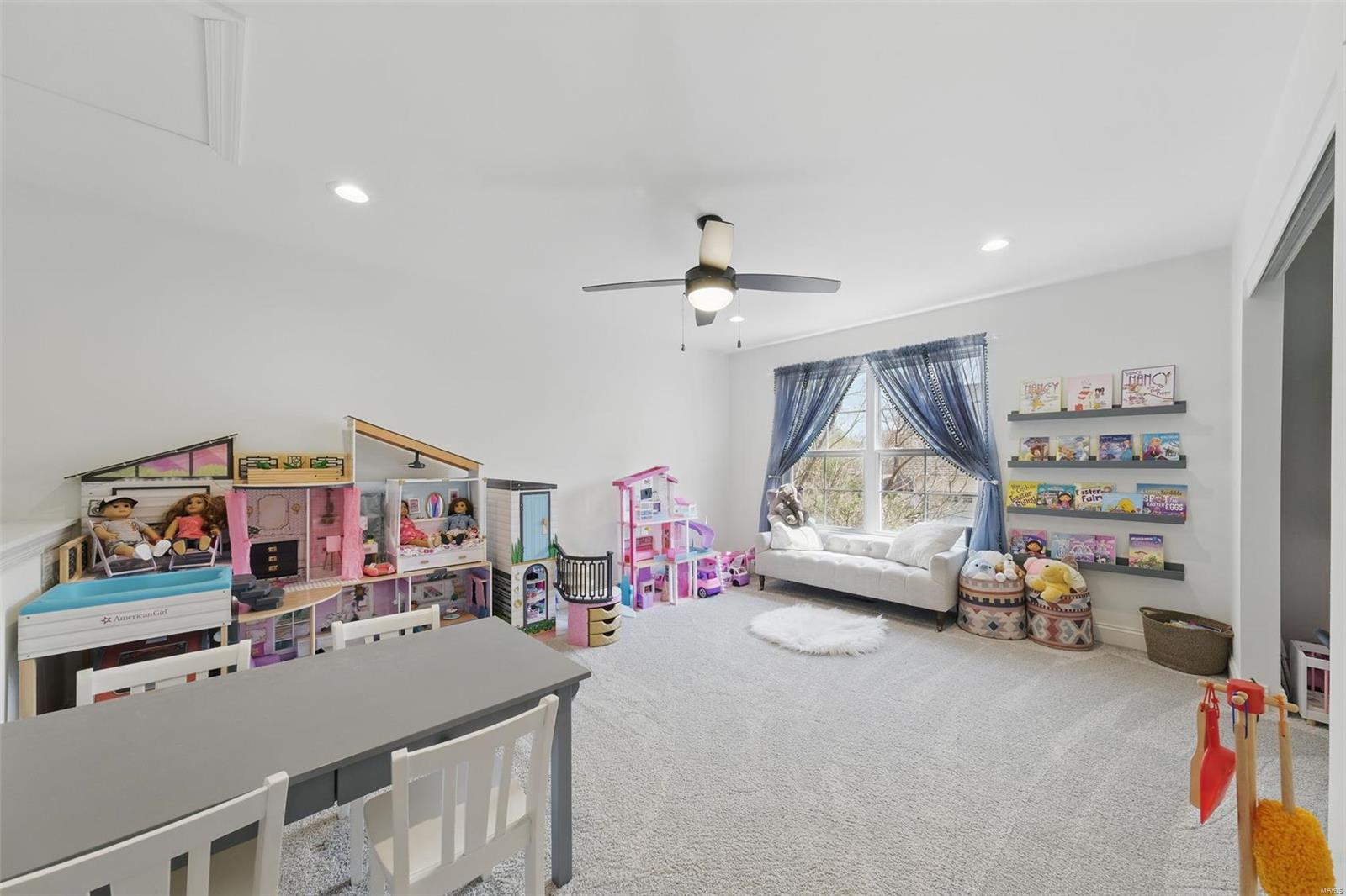 Kirkwood, Missouri 63122, United States, 5 Bedrooms Bedrooms, ,4 BathroomsBathrooms,Residential,Pending,100505