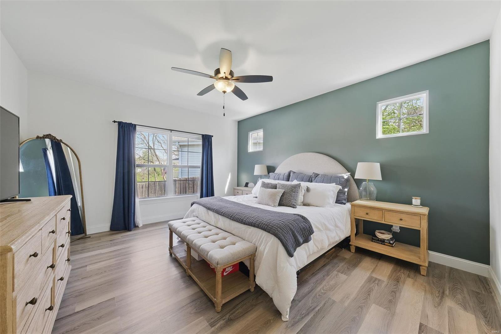 Kirkwood, Missouri 63122, United States, 5 Bedrooms Bedrooms, ,4 BathroomsBathrooms,Residential,Pending,100505