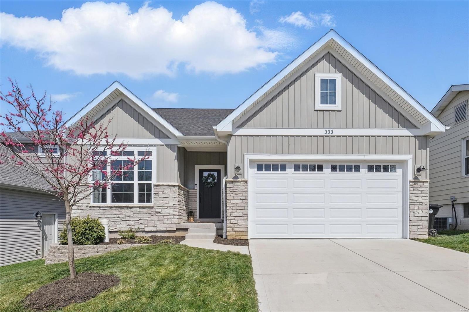 Kirkwood, Missouri 63122, United States, 5 Bedrooms Bedrooms, ,4 BathroomsBathrooms,Residential,Pending,100505