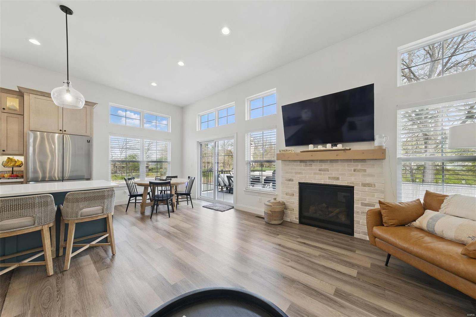 Kirkwood, Missouri 63122, United States, 5 Bedrooms Bedrooms, ,4 BathroomsBathrooms,Residential,Pending,100505