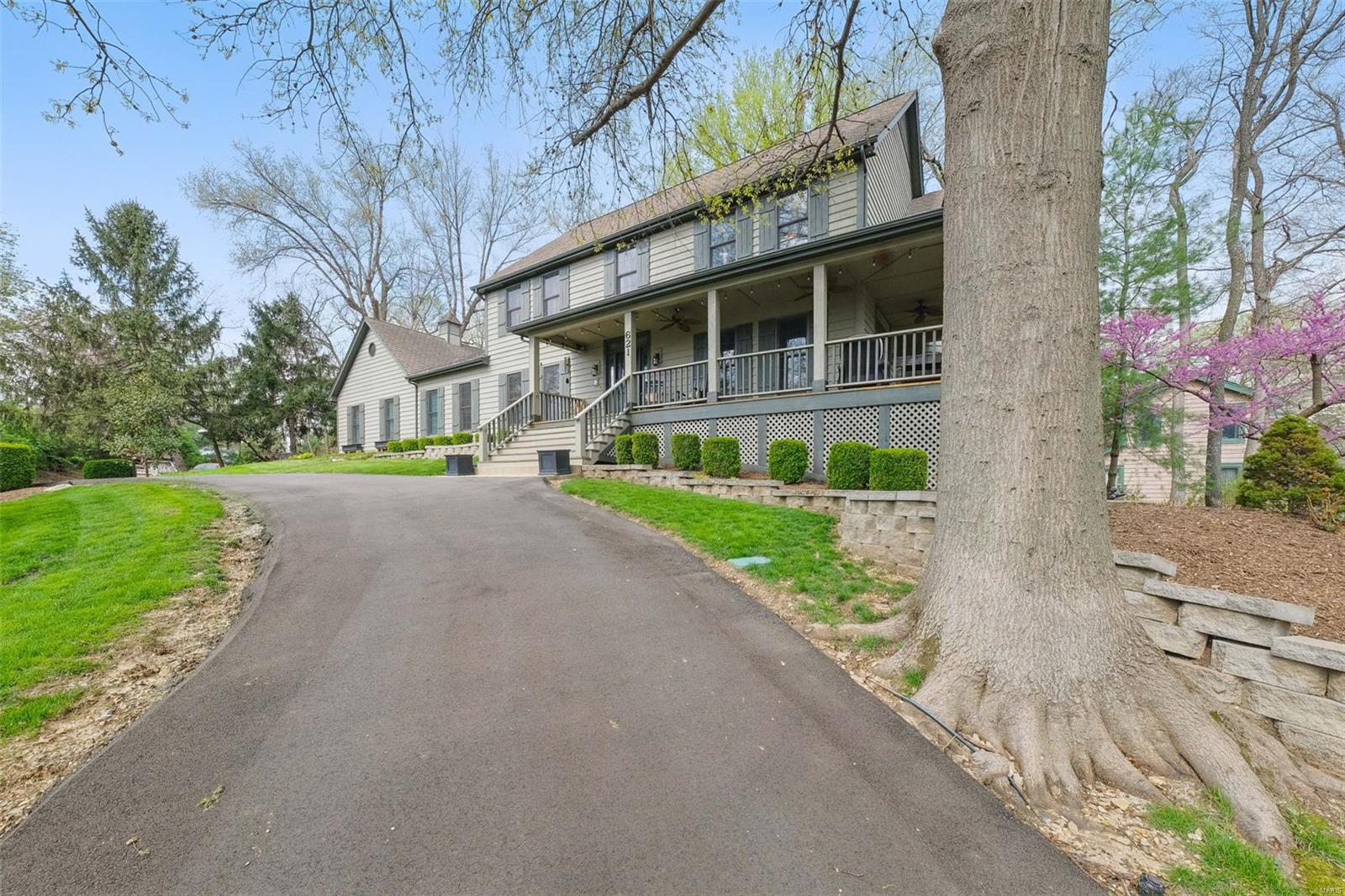 621 Old Riverwoods Lane