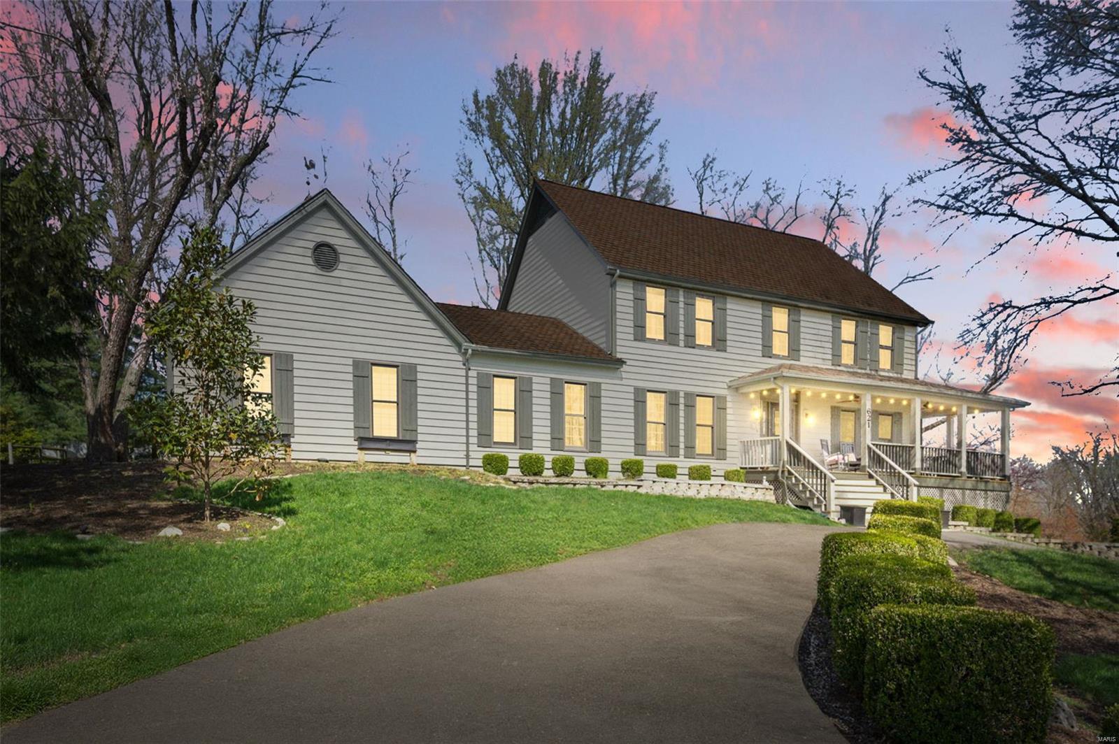 621 Old Riverwoods Lane