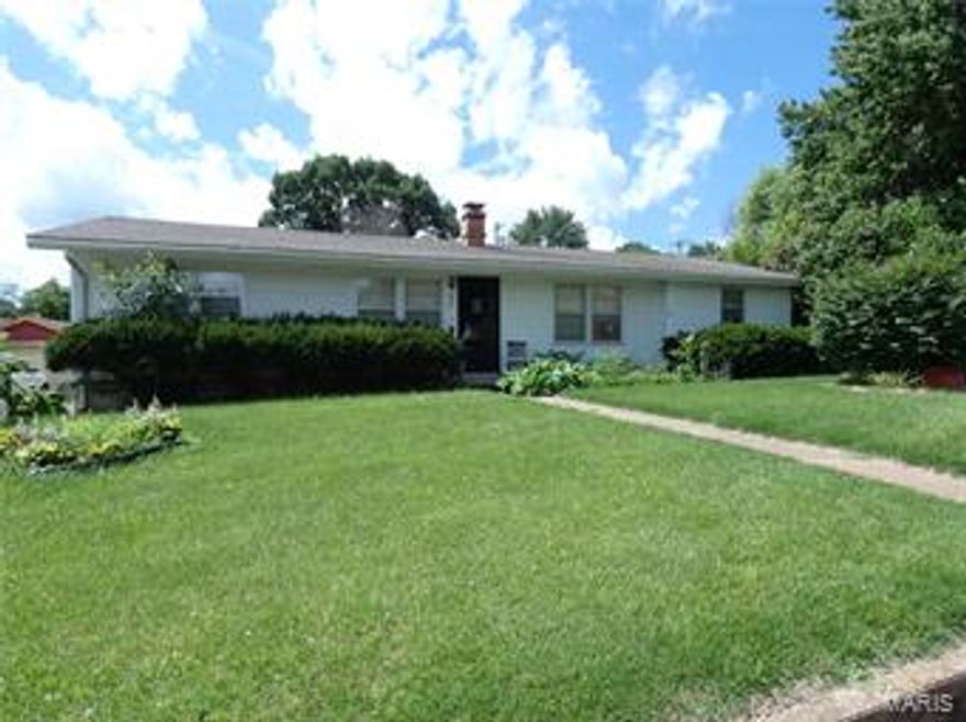 Ranch home in Hermann Mo For Sale!

Wonderful ranch style home with 2 bedrooms, living room, kitchen, laundry and additional family room all on one level! This cute home sits on a flat lot located in the residential district of Historic Hermann and is just a couple blocks from schools and park. Nice shady backyard perfect for a patio addition to entertain. Driveway, off street parking located in the back yard also leading up to the attached garage. The is a perfect starter home or excellent if you're needing to downsize to a more manageable location!