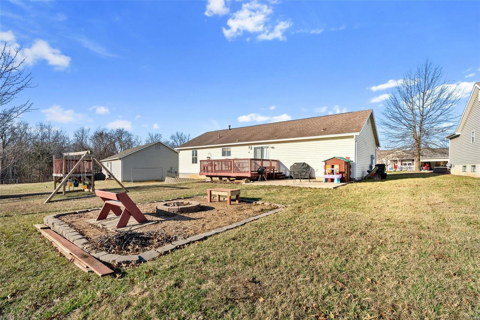 Wentzville, Missouri 63385, United States, 3 Bedrooms Bedrooms, ,2 BathroomsBathrooms,Residential,Pending,85205