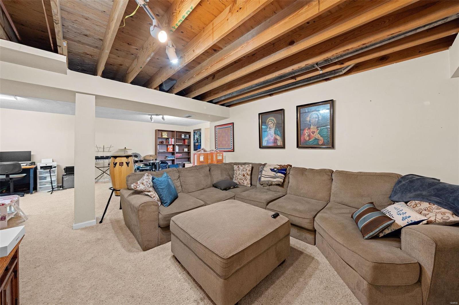 Wentzville, Missouri 63385, United States, 3 Bedrooms Bedrooms, ,2 BathroomsBathrooms,Residential,Pending,85205