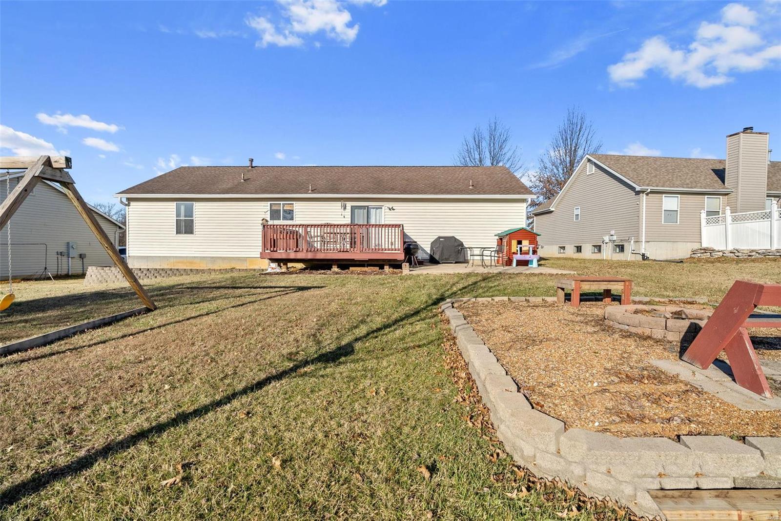 Wentzville, Missouri 63385, United States, 3 Bedrooms Bedrooms, ,2 BathroomsBathrooms,Residential,Pending,85205