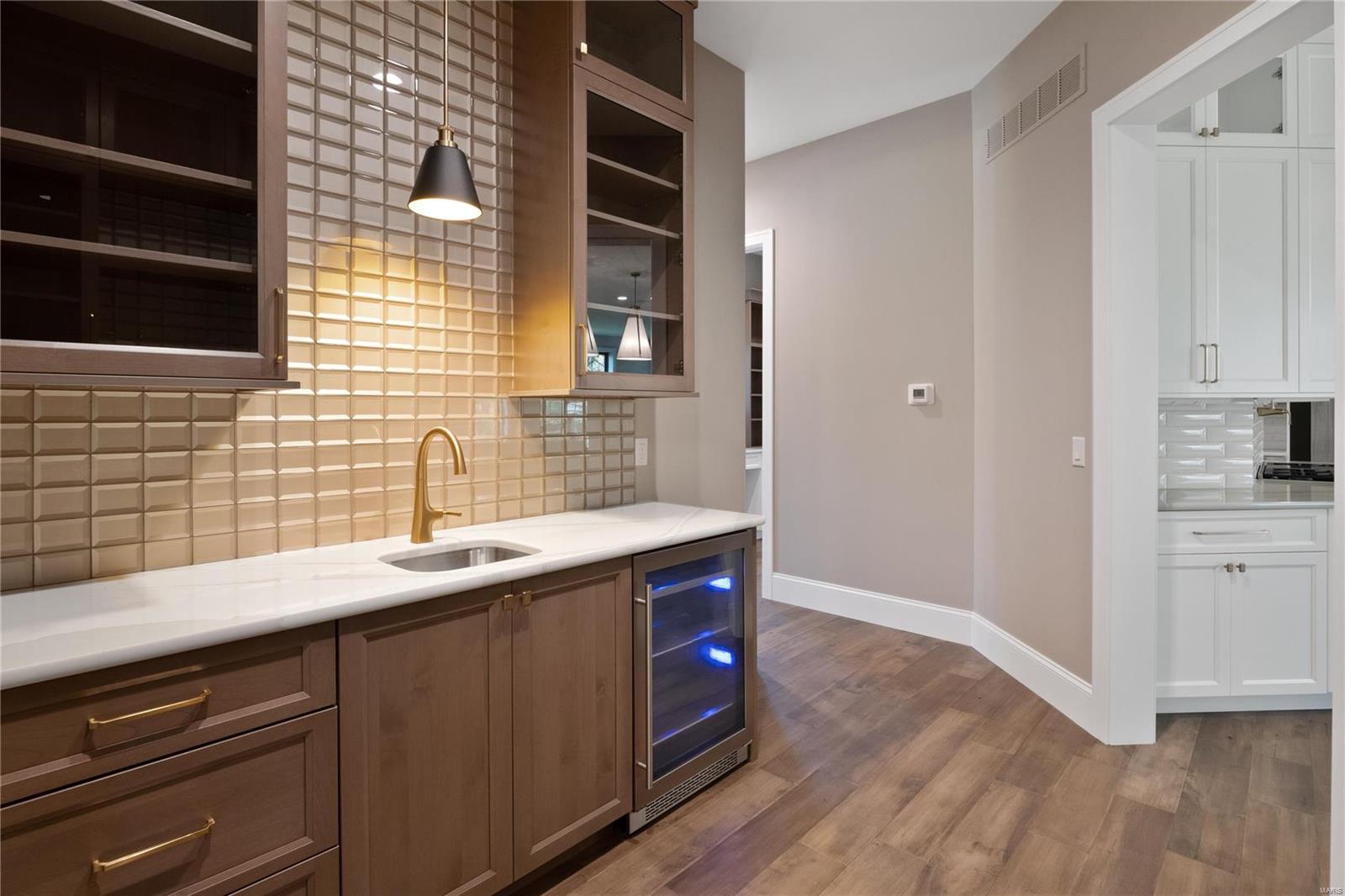 WILLIAMSBURG ESTATES - Residential