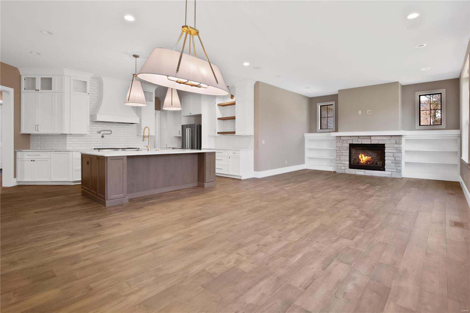 WILLIAMSBURG ESTATES - Residential