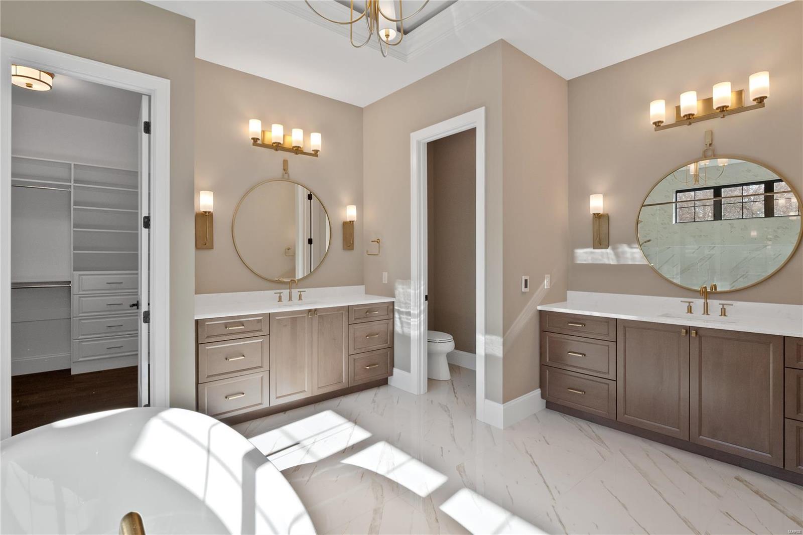 WILLIAMSBURG ESTATES - Residential