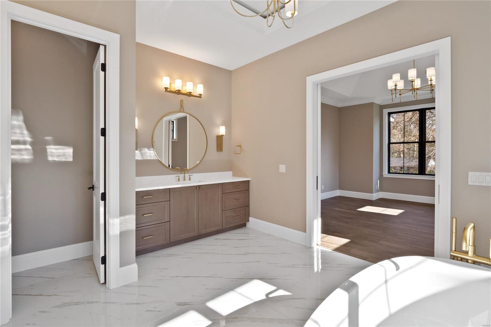 WILLIAMSBURG ESTATES - Residential