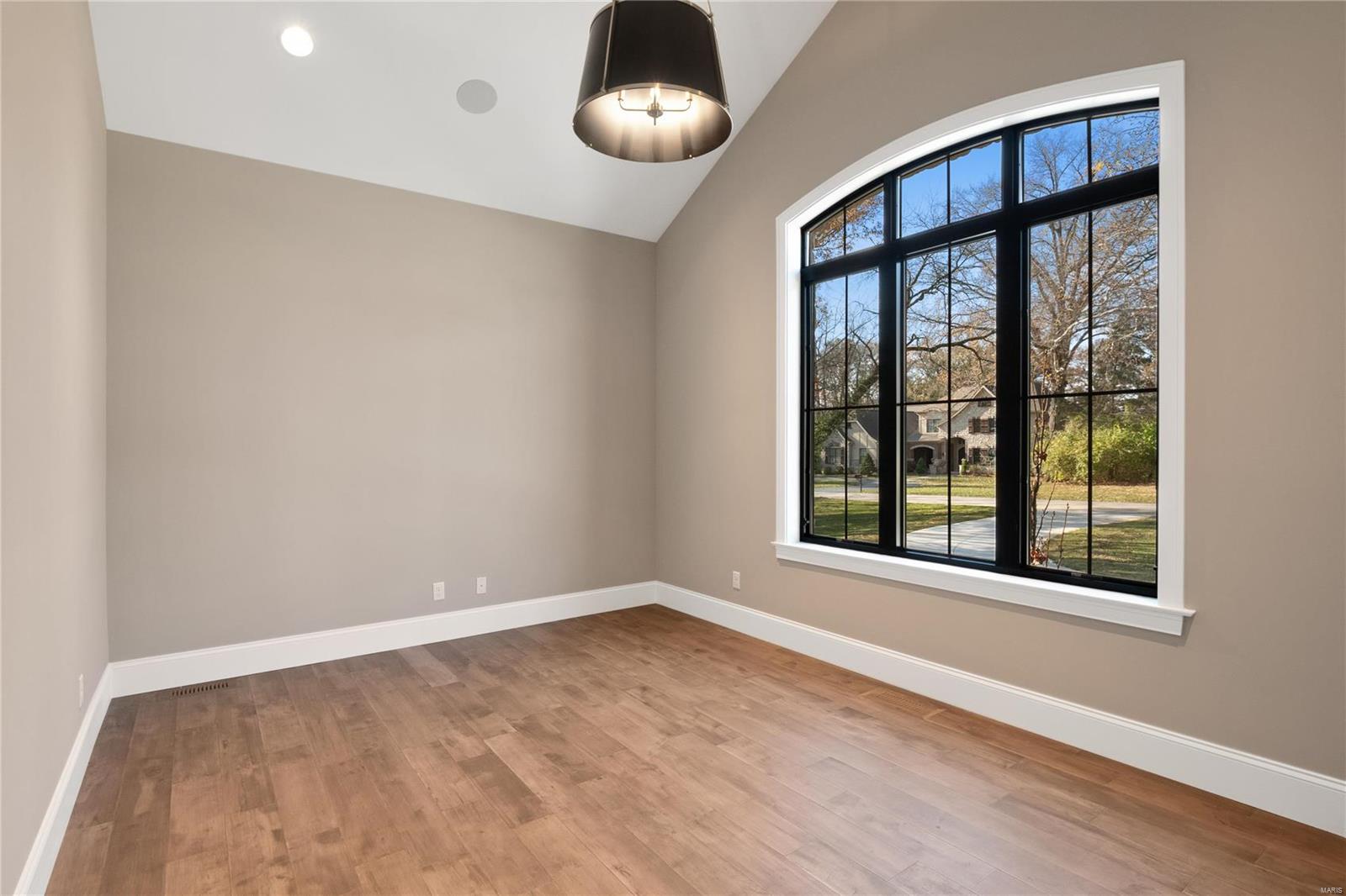 WILLIAMSBURG ESTATES - Residential