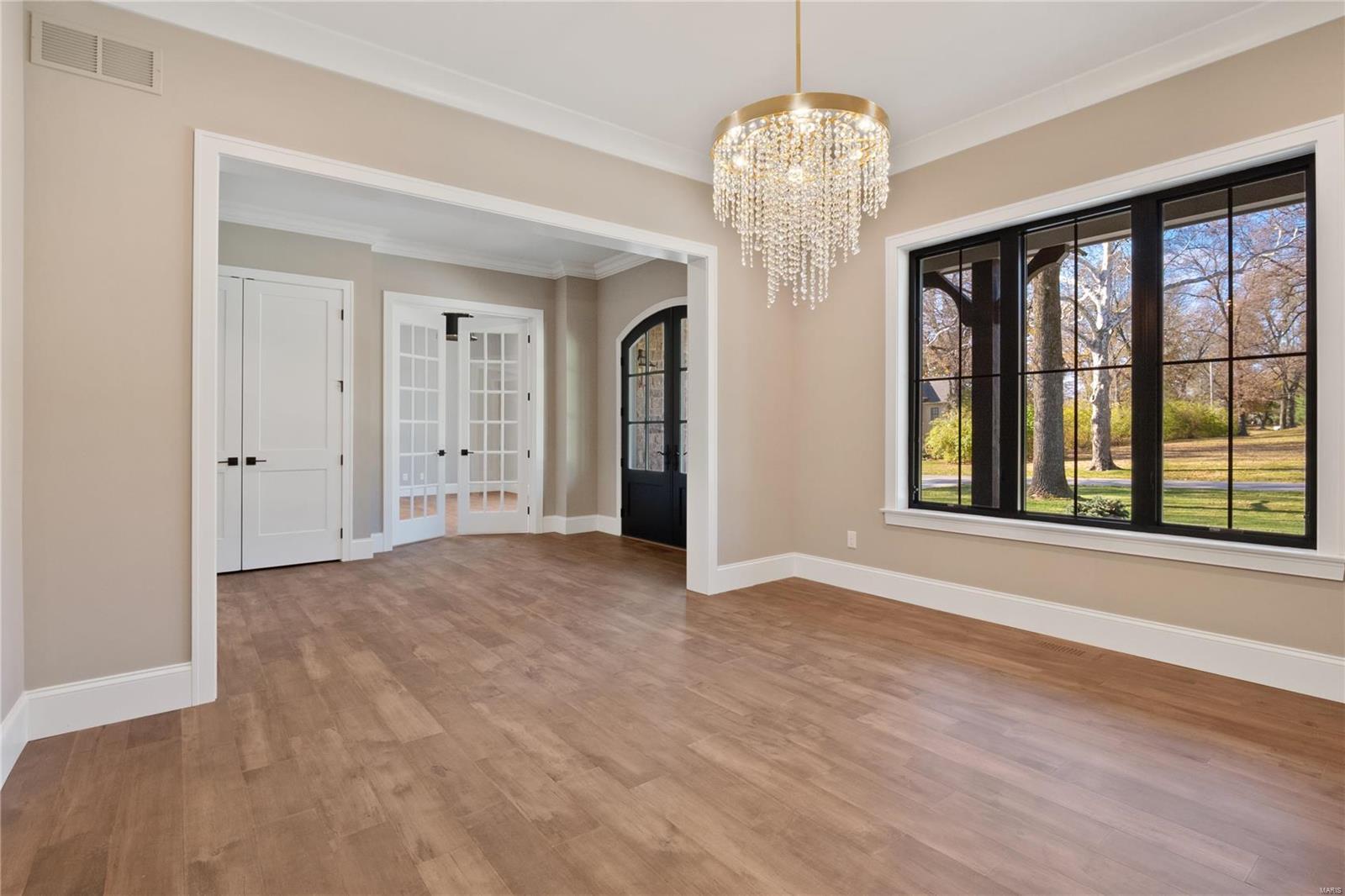 WILLIAMSBURG ESTATES - Residential