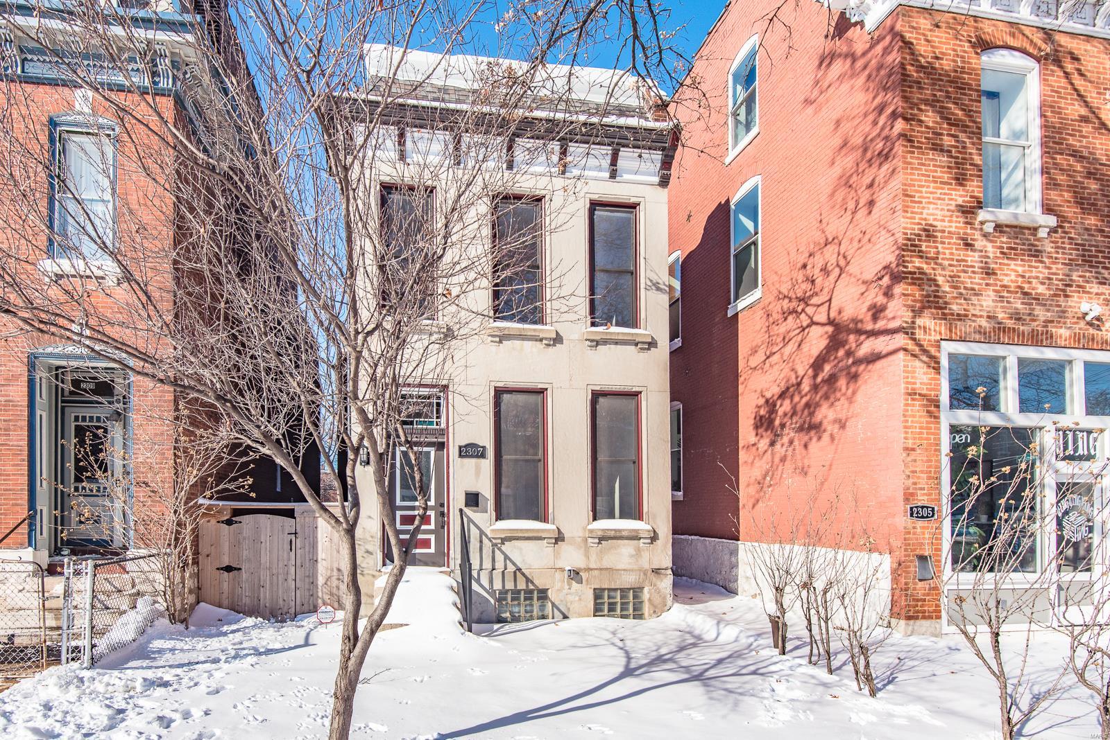 St Louis, Missouri 63104, United States, 3 Bedrooms Bedrooms, ,3 BathroomsBathrooms,Residential,Pending,22788