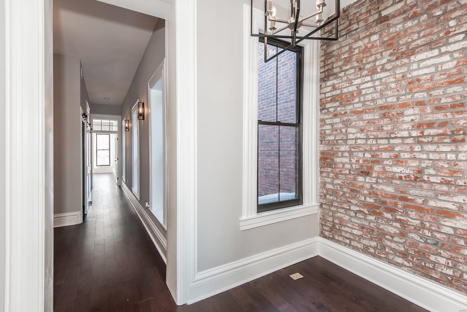 St Louis, Missouri 63104, United States, 3 Bedrooms Bedrooms, ,3 BathroomsBathrooms,Residential,Pending,22788