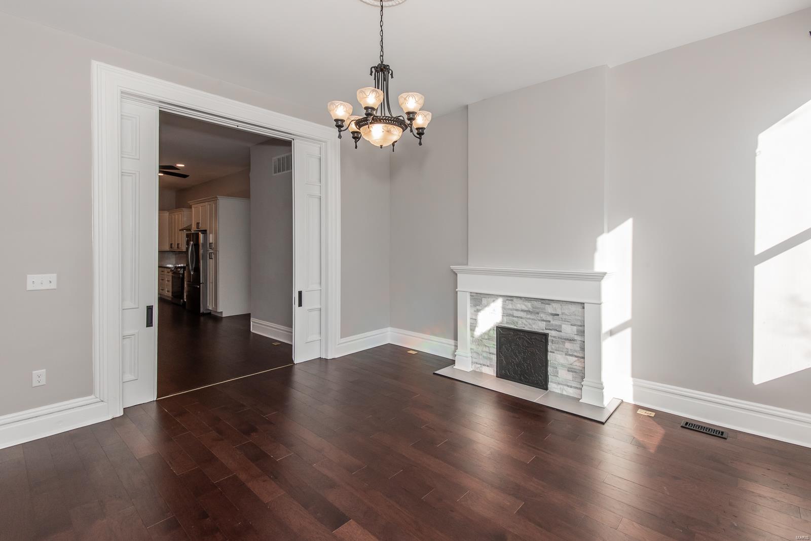 St Louis, Missouri 63104, United States, 3 Bedrooms Bedrooms, ,3 BathroomsBathrooms,Residential,Pending,22788