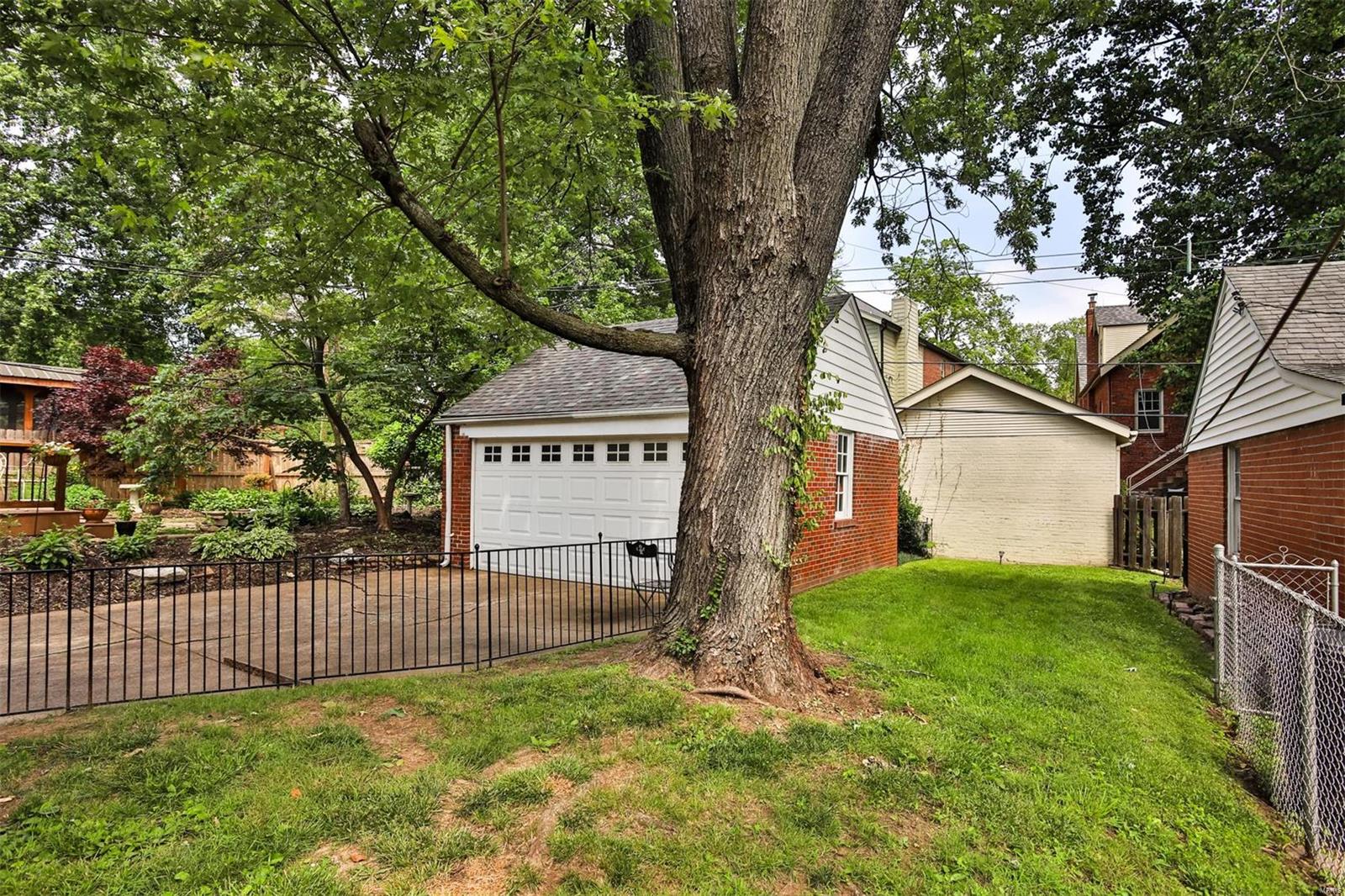 University Terrace - Residential