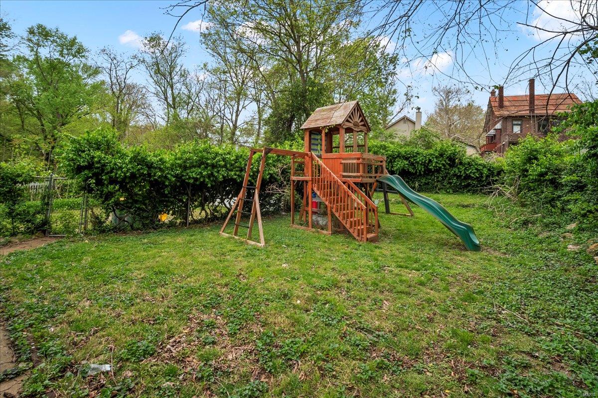 St Louis, Missouri 63119, United States, 3 Bedrooms Bedrooms, ,3 BathroomsBathrooms,Residential,Pending,113897