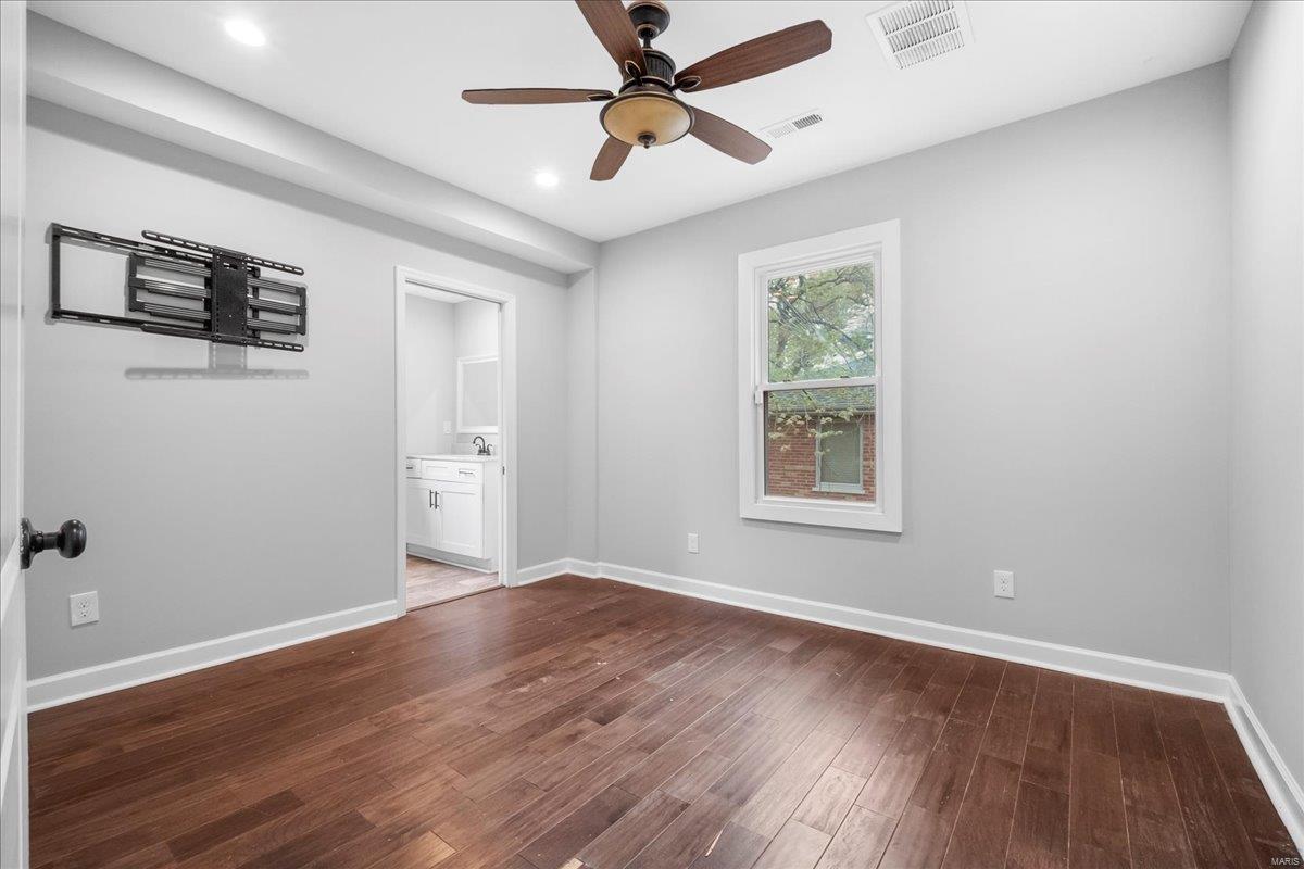 St Louis, Missouri 63119, United States, 3 Bedrooms Bedrooms, ,3 BathroomsBathrooms,Residential,Pending,113897