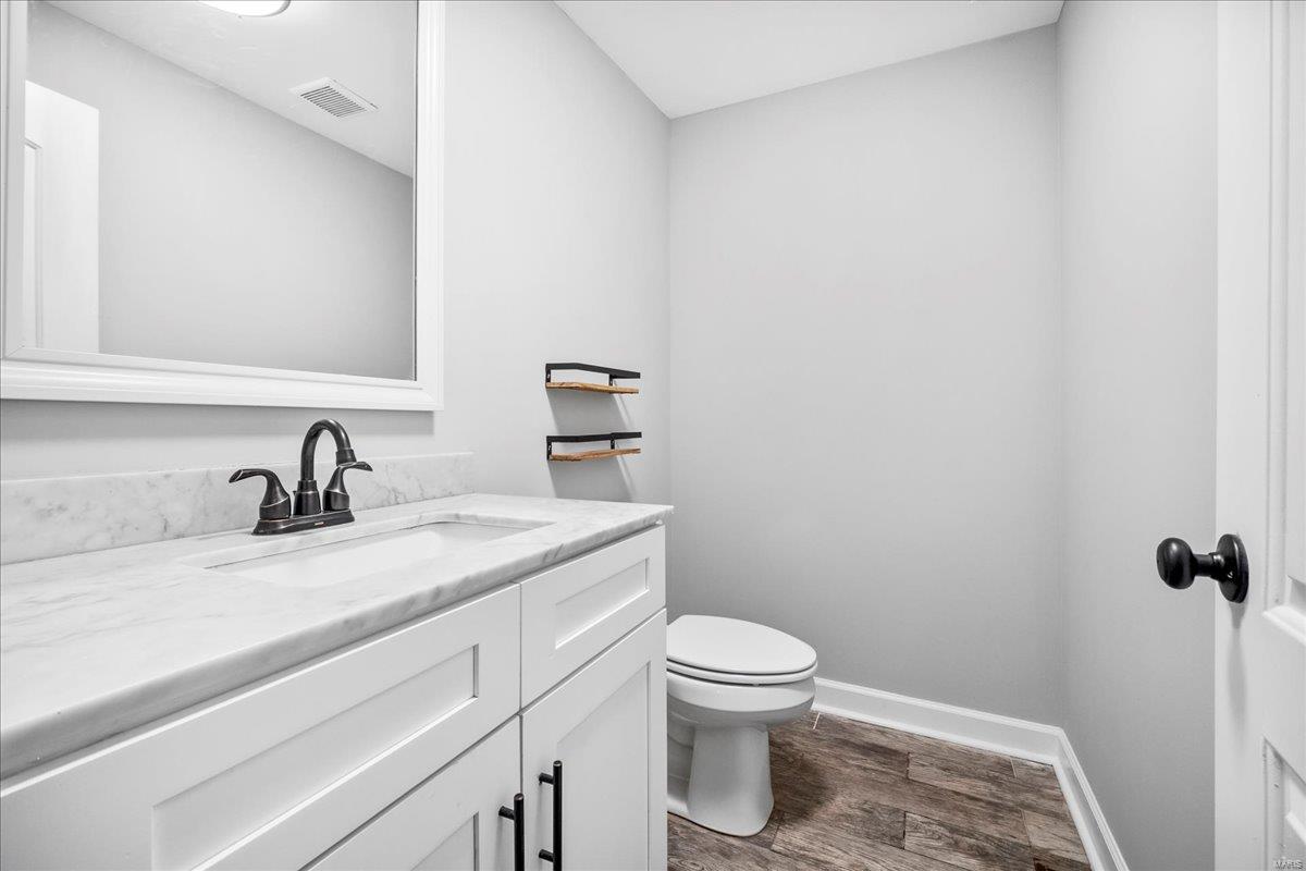 St Louis, Missouri 63119, United States, 3 Bedrooms Bedrooms, ,3 BathroomsBathrooms,Residential,Pending,113897