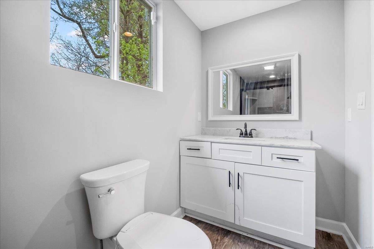 St Louis, Missouri 63119, United States, 3 Bedrooms Bedrooms, ,3 BathroomsBathrooms,Residential,Pending,113897