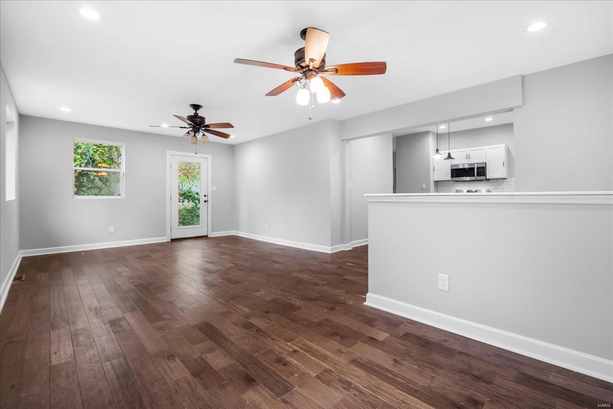 St Louis, Missouri 63119, United States, 3 Bedrooms Bedrooms, ,3 BathroomsBathrooms,Residential,Pending,113897