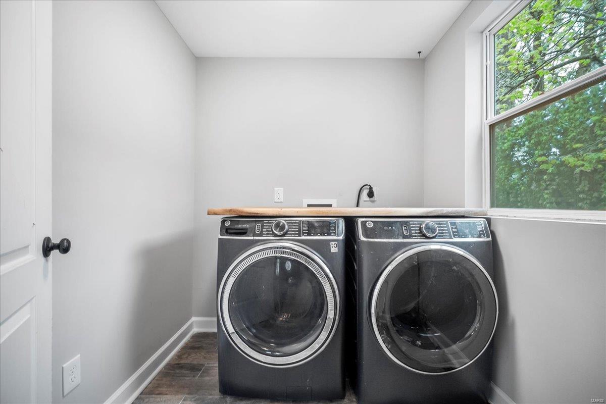 St Louis, Missouri 63119, United States, 3 Bedrooms Bedrooms, ,3 BathroomsBathrooms,Residential,Pending,113897