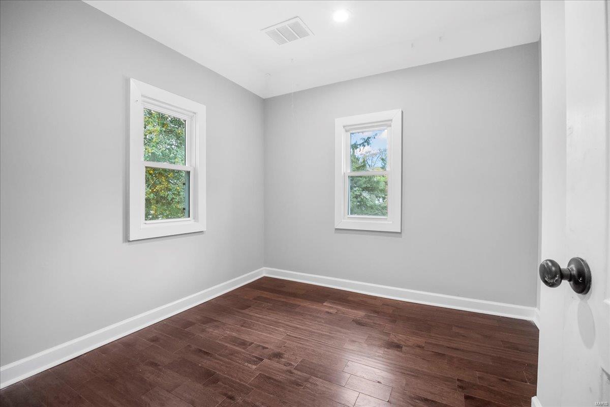 St Louis, Missouri 63119, United States, 3 Bedrooms Bedrooms, ,3 BathroomsBathrooms,Residential,Pending,113897