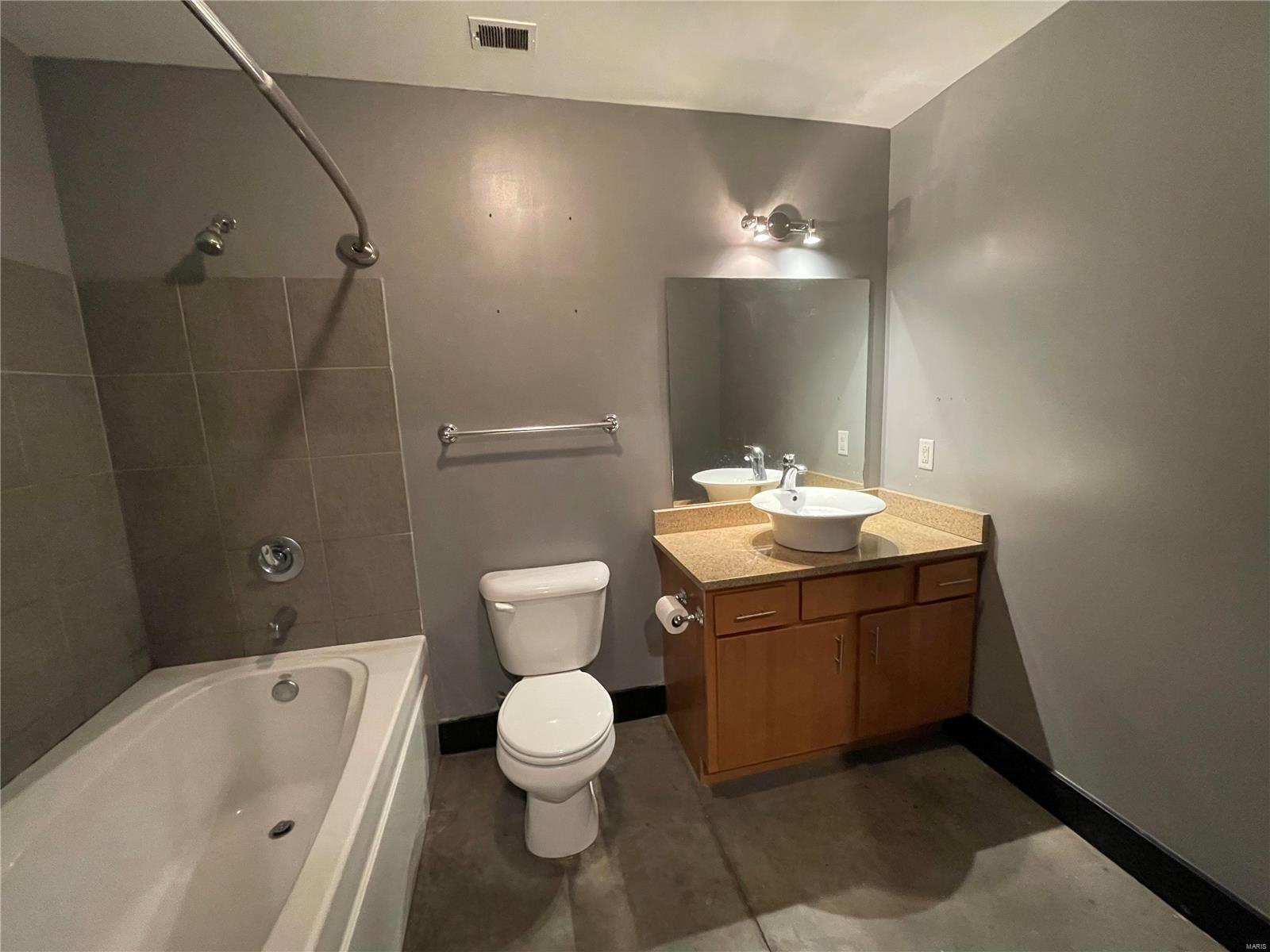 Lucas Lofts - Residential Lease