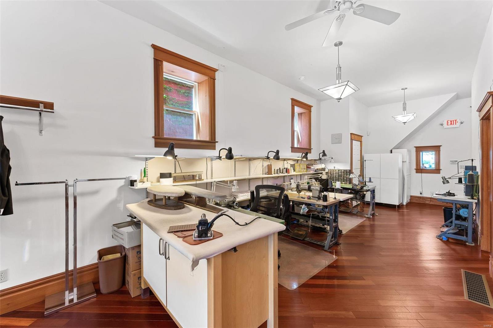 Benton Park West - Commercial Sale