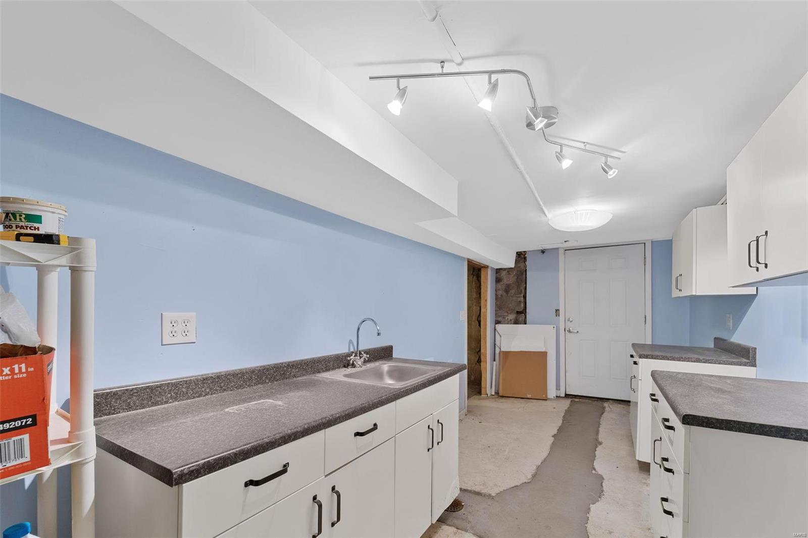 Benton Park West - Commercial Sale