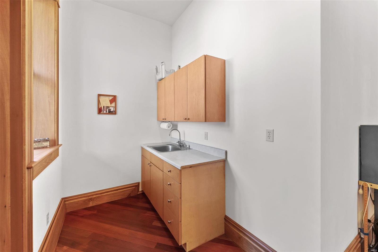 Benton Park West - Commercial Sale