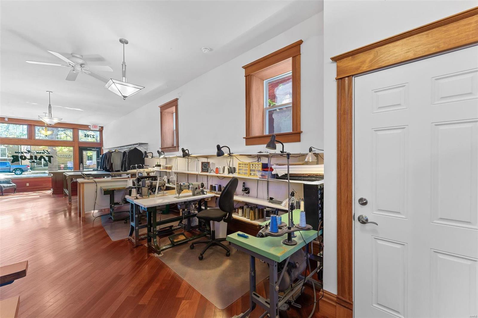 Benton Park West - Commercial Sale