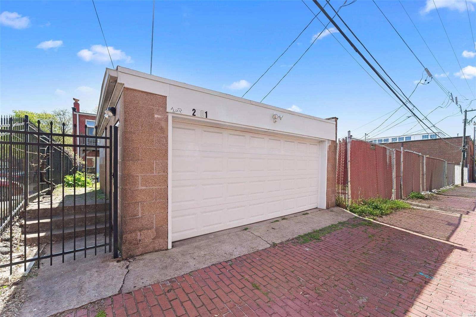 Benton Park West - Commercial Sale