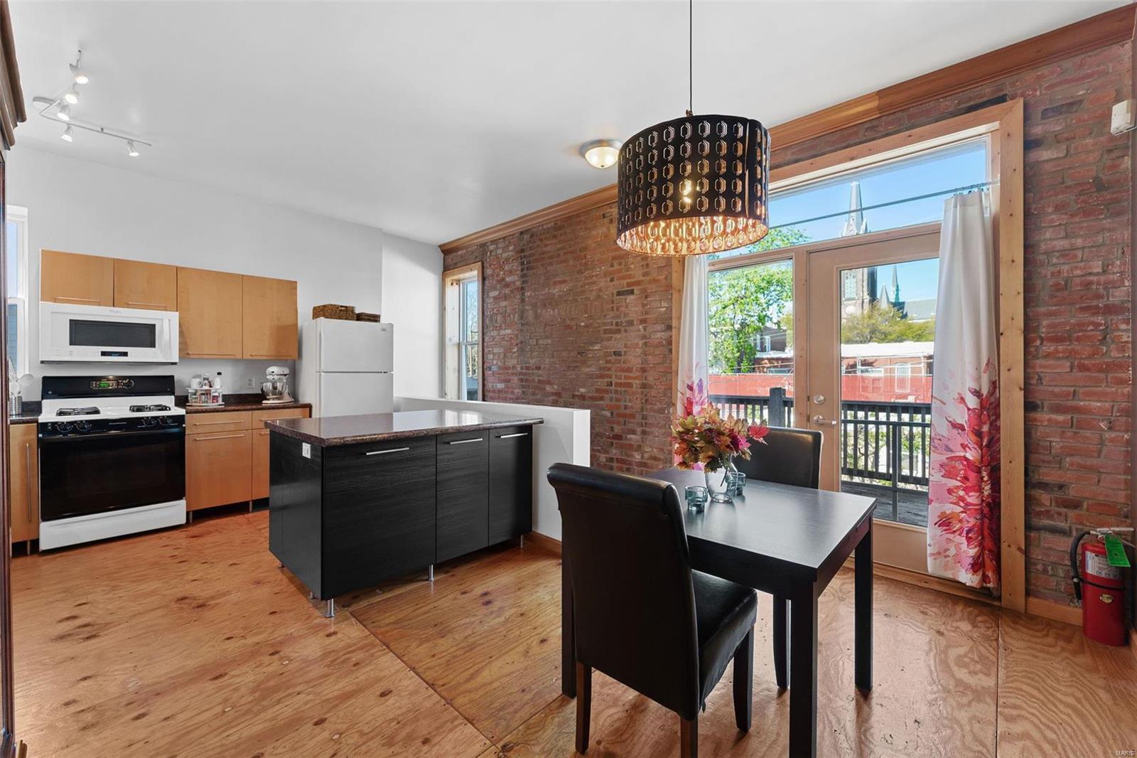 Benton Park West - Commercial Sale
