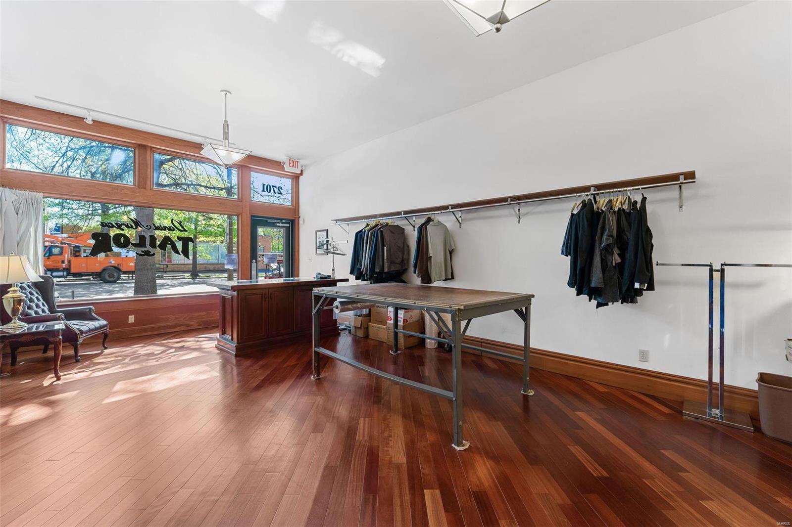 Benton Park West - Commercial Sale