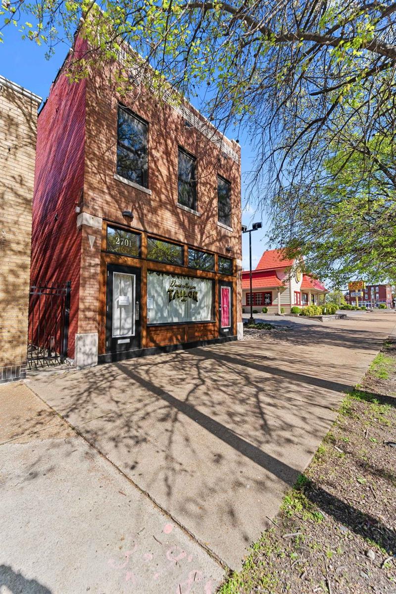 Benton Park West - Commercial Sale