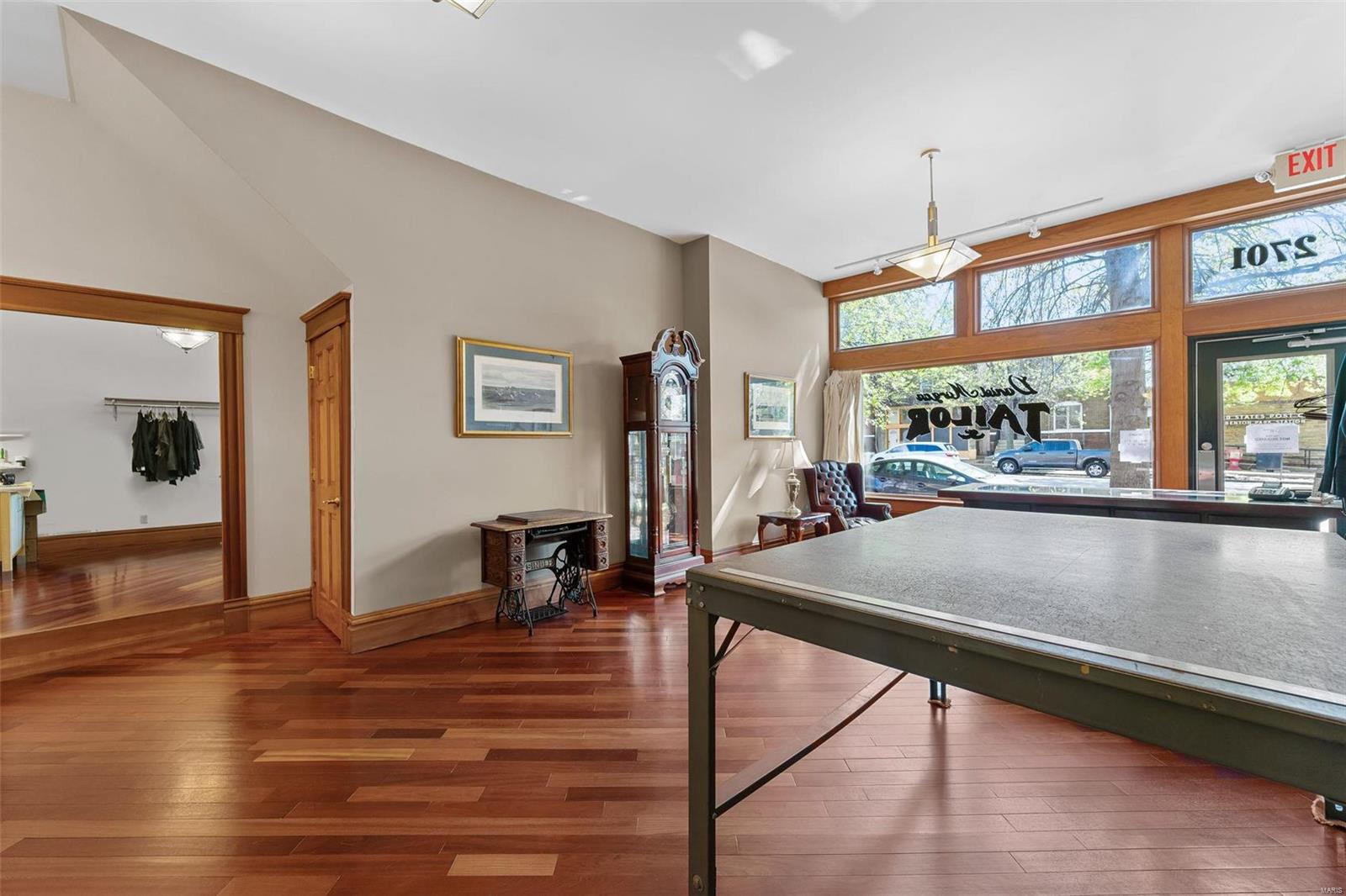 Benton Park West - Commercial Sale