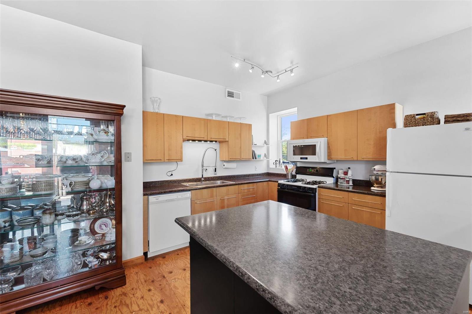 Benton Park West - Commercial Sale