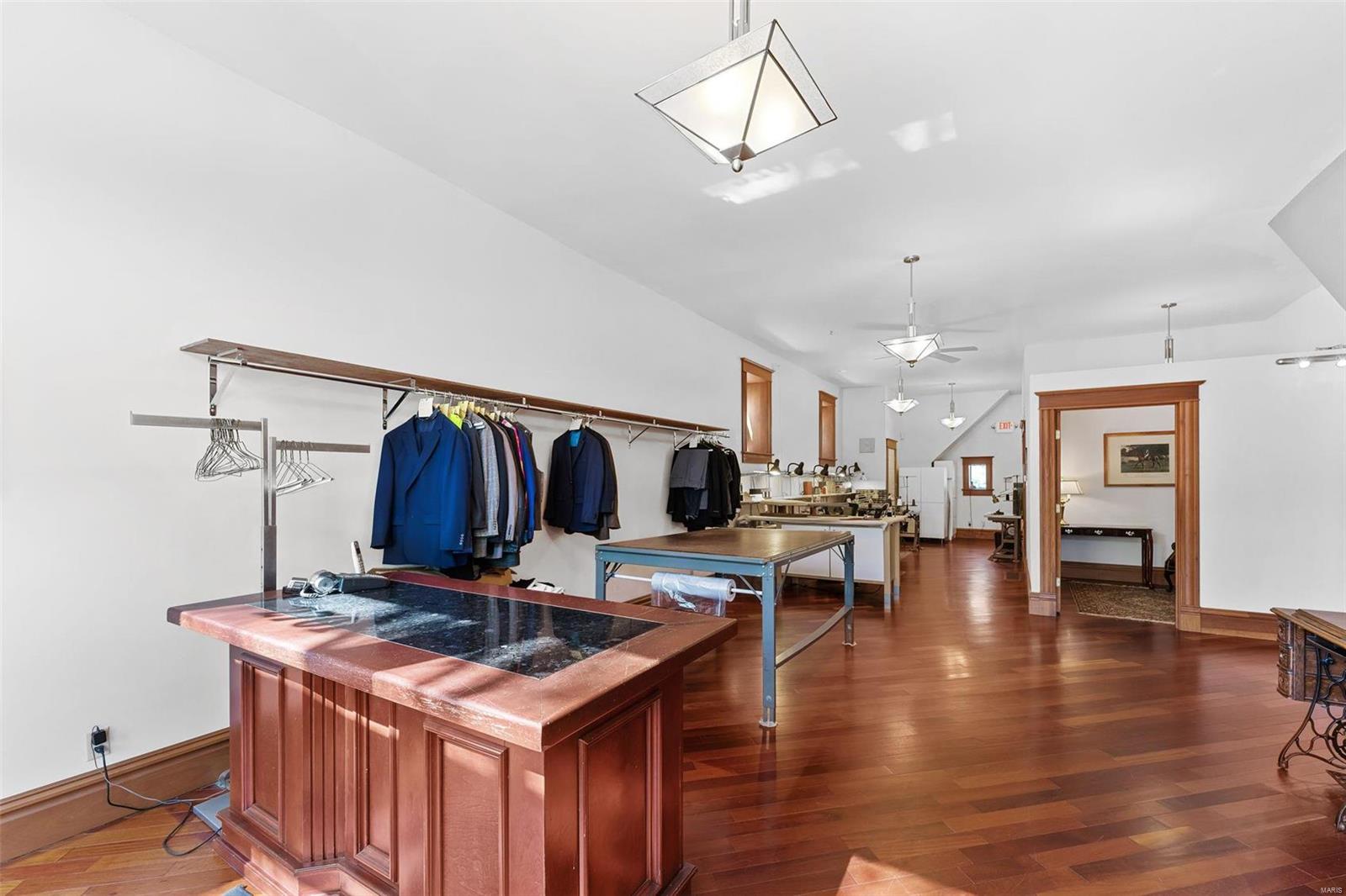 Benton Park West - Commercial Sale