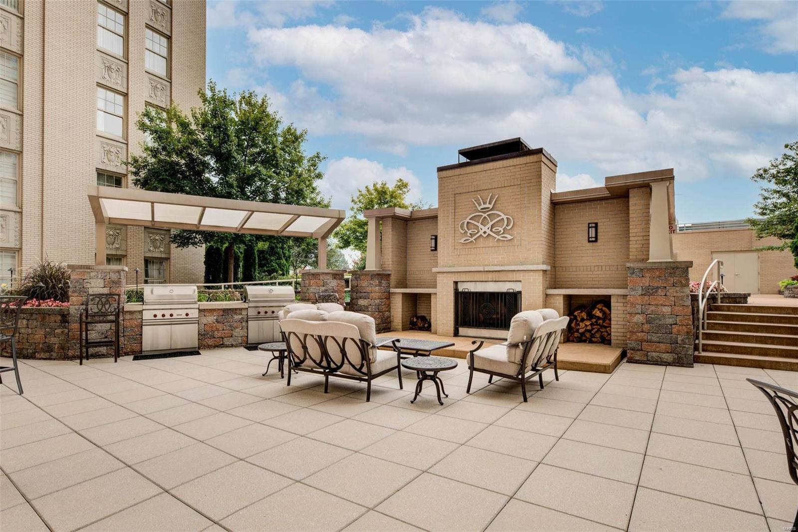 Park Plaza Residential Condo - Residential