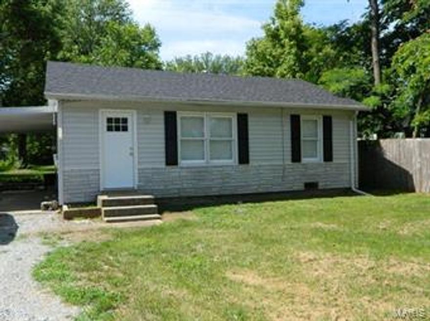 3 bedroom 1 bath recently painted & updated home featuring: new carpet, vinyl in the kitchen, bathroom & utility room featuring new 51 gallon Rheem water heater new subflooring kitchen cabinets & new roof in December of 2015! Recent updates bring out the best of the 900 sq ft home, nice sized living room offering lots of natural lighting, eat-in kitchen adjoining the mud room & utility room with attached carport for easy parking! This home sitting in town within walking or biking distance to the park would be great for a first time home buyer! Additional Rooms: Mud Room