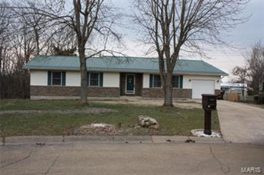 3 bedroom 2 bath home at the end of cul-de-sac in Farmington. Large living room, well lit kitchen area with lots of cabinets. Master bedroom with private bath. Great lot that is partially fenced and pre-wired for swimming pool. Firepit for outside fun. Screened in porch, great for grilling. Stamped and stained back patio .